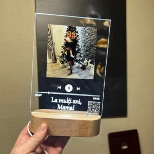 Lampă Personalizată cu Poză și Text – Cadou Unic cu LED și Suport din Lemn