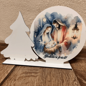 Suport decorativ de Crăciun cu scenă în acuarelă a Nașterii Domnului și brad alb – „Sărbători fericite!”