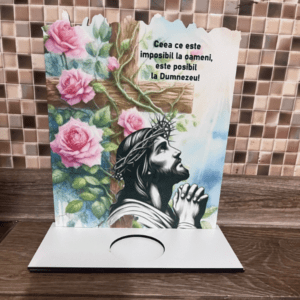 Tablou Religios din Lemn cu Iisus în Rugăciune și Suport pentru Lumânare – Decor Spiritual cu Mesaj Creștin